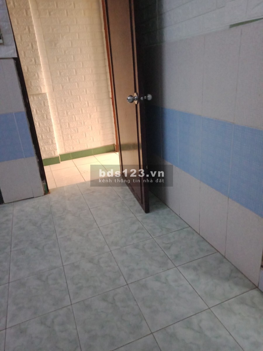 Phong trọ q11.thoáng mát.sạch sẽ.khong chung chủ