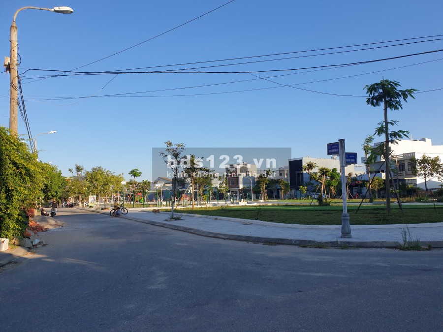 Bán lô đất đẹp 110m2 đường 5m5 Quán Khái 3 đối diện công viên, Chợ Non Nước, Ngũ Hành Sơn