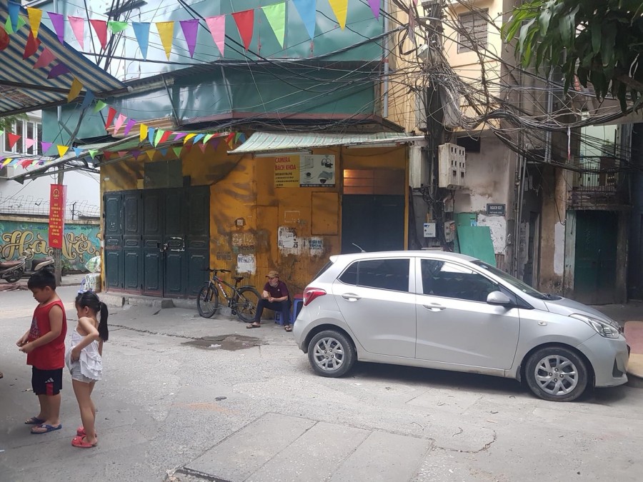Bán nhà mặt ngõ Tân Mai thuộc vi tri đẹp nhất Tân Maii, kinh doanh sầm uất 2 ô tô tránh cách Hồ Đề Lừ 200m