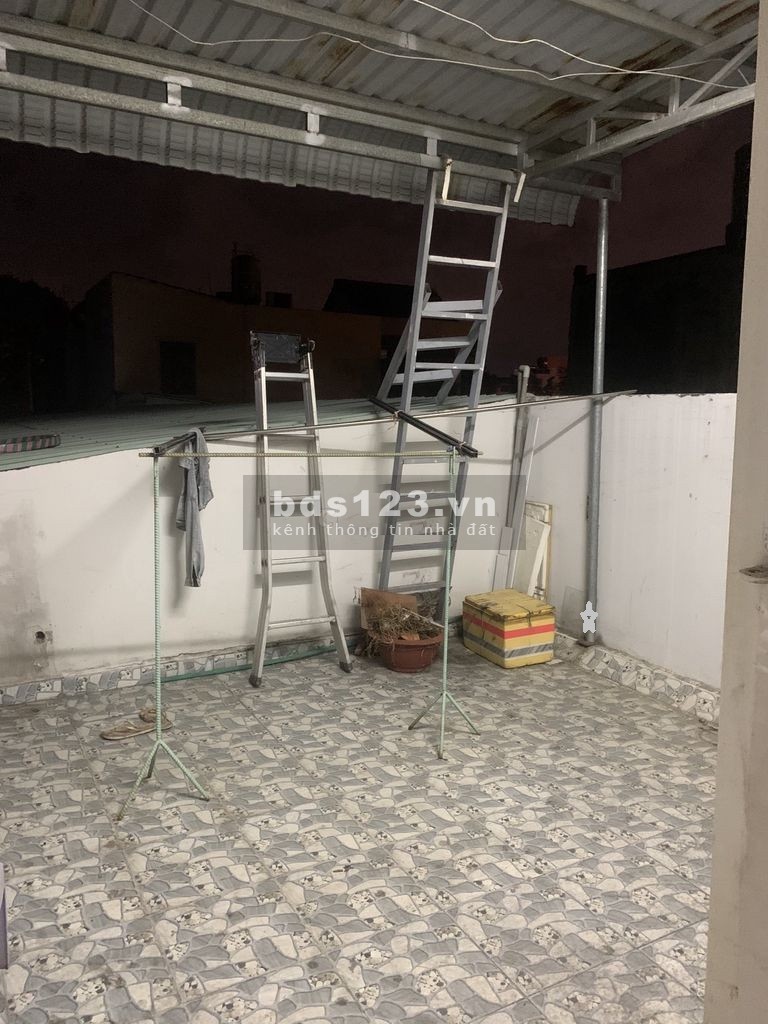 Nhà khu Tây Thạnh, 2 lầu, sân thượng, 3PN, giá 9TR