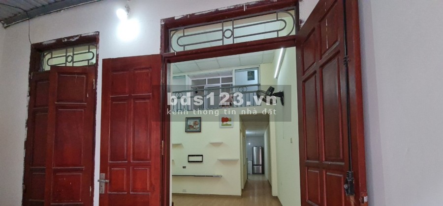 Cho Thuê nhà Nhà Đầm Hồng (Ngõ 93 Hoàng Văn Thái). 55m2 x 2 tầng. Ô tô 7 chỗ. ĐH, NL, TL, MG.