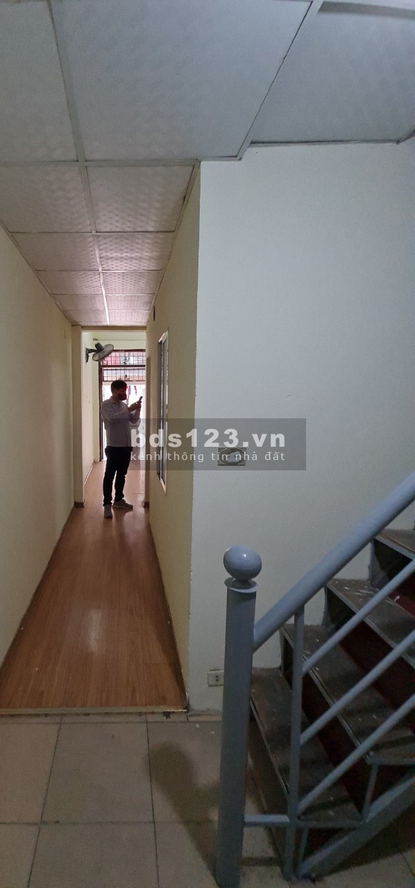 Cho Thuê nhà Nhà Đầm Hồng (Ngõ 93 Hoàng Văn Thái). 55m2 x 2 tầng. Ô tô 7 chỗ. ĐH, NL, TL, MG.