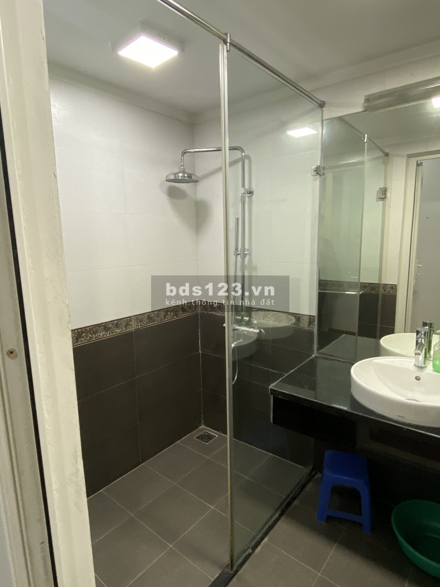 Cho thuê nhà phố Nguyễn Trãi 45m2 x 4 tầng 3 ngủ full đồ 10 triệu. Lh 0377983070