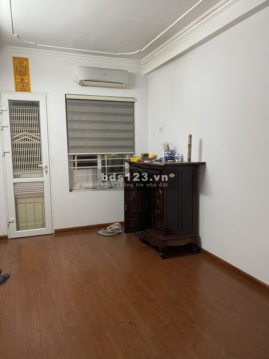 Cho thuê nhà phố Nguyễn Trãi 45m2 x 4 tầng 3 ngủ full đồ 10 triệu. Lh 0377983070