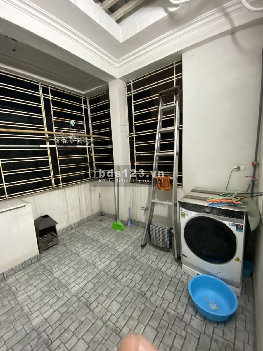 Cho thuê nhà phố Nguyễn Trãi 45m2 x 4 tầng 3 ngủ full đồ 10 triệu. Lh 0377983070