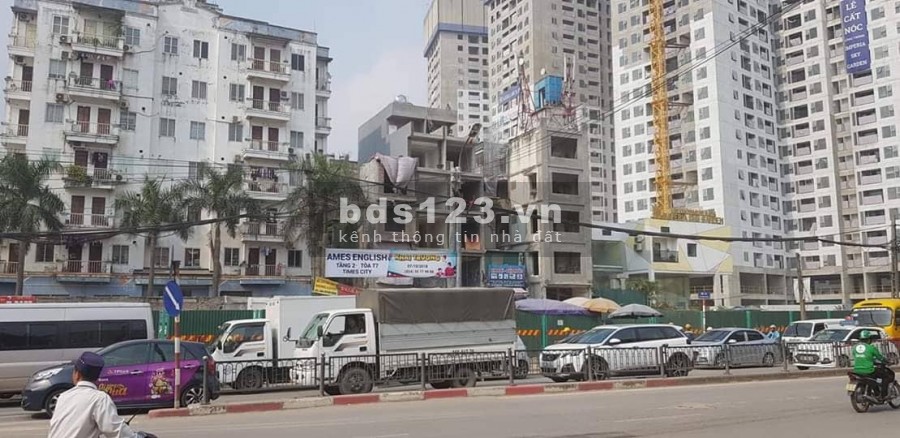 Bán cửa hàng kinh doanh Minh Khai, vỉa hè, lô góc, 2 tầng, mặt tiền