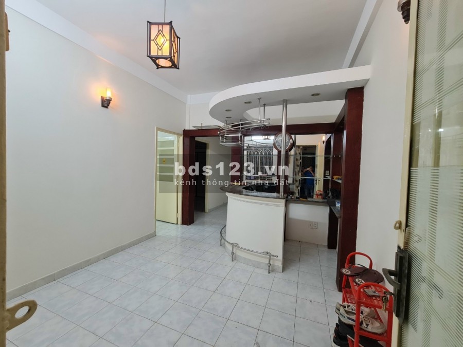 Cho thuê chung cư Bình Đăng 2 phòng ngủ lầu 1 thang bộ Quận 8