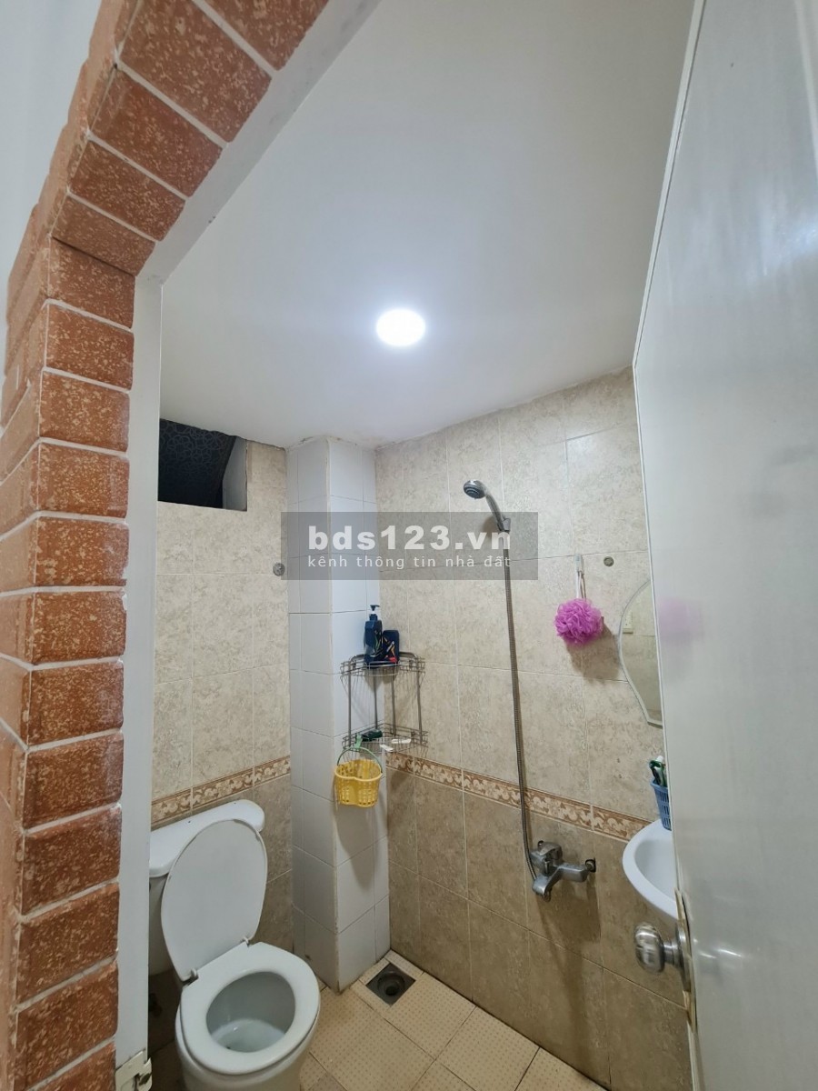 Cho thuê chung cư Bình Đăng 2 phòng ngủ lầu 1 thang bộ Quận 8