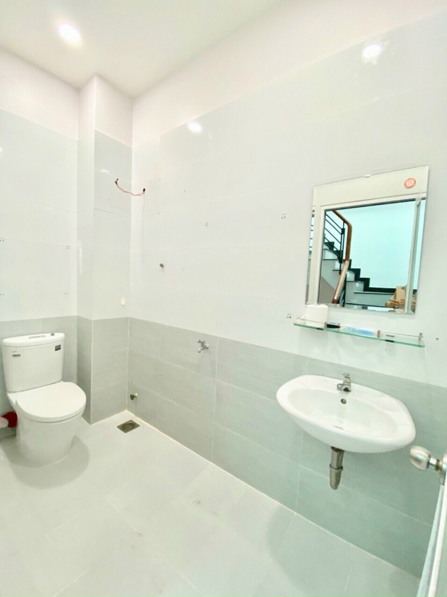 Cho thuê nhà (4.5*14m) 2 lầu, gần MT Phạm Hùng P4 Q8