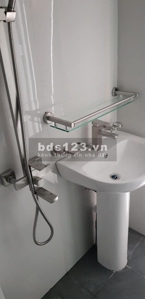 Bán Tòa Nhà dịch vụ Phố Trung Hoà diện tích 124m2 xây mới 9 tầng.