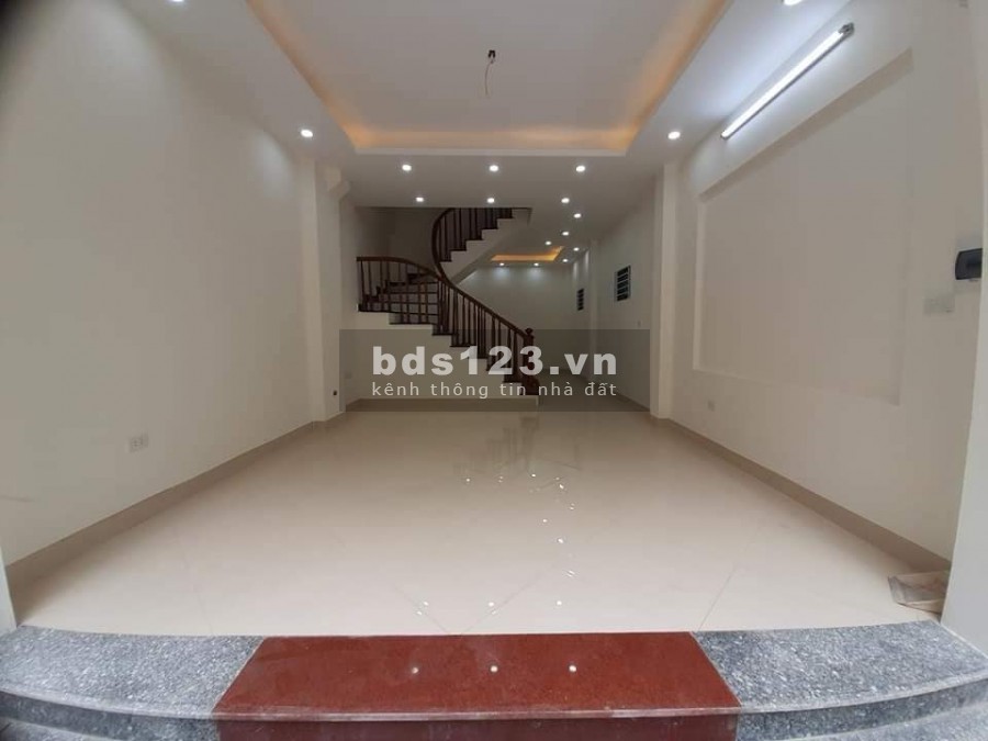 Nhỉnh 4 tỷ, 42m2 lô góc Hà Đông mới tinh, 3 mặt thoáng, ô tô, khu vực đang phát triển mạnh