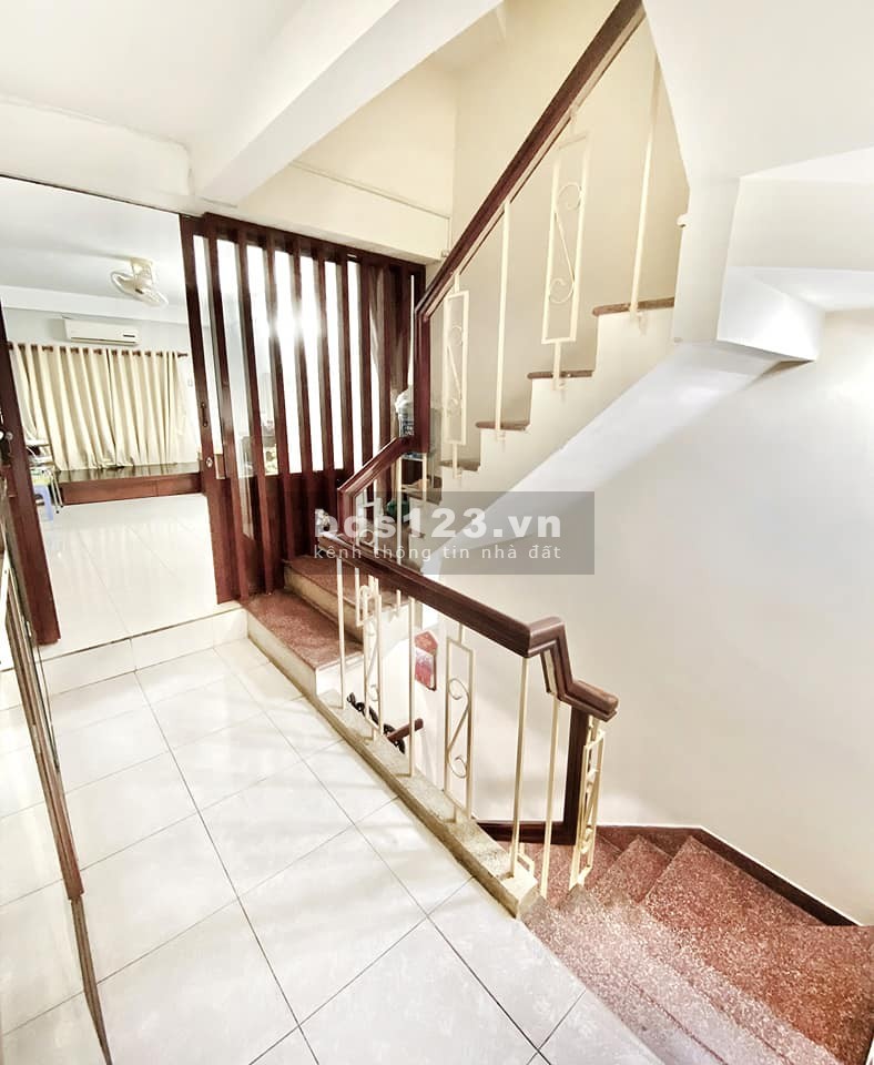 Mặt tiền Nguyễn Thái Học 126m2, 4 tầng, 6PN, Hẻm sau 3m thông Nguyễn Công Trứ