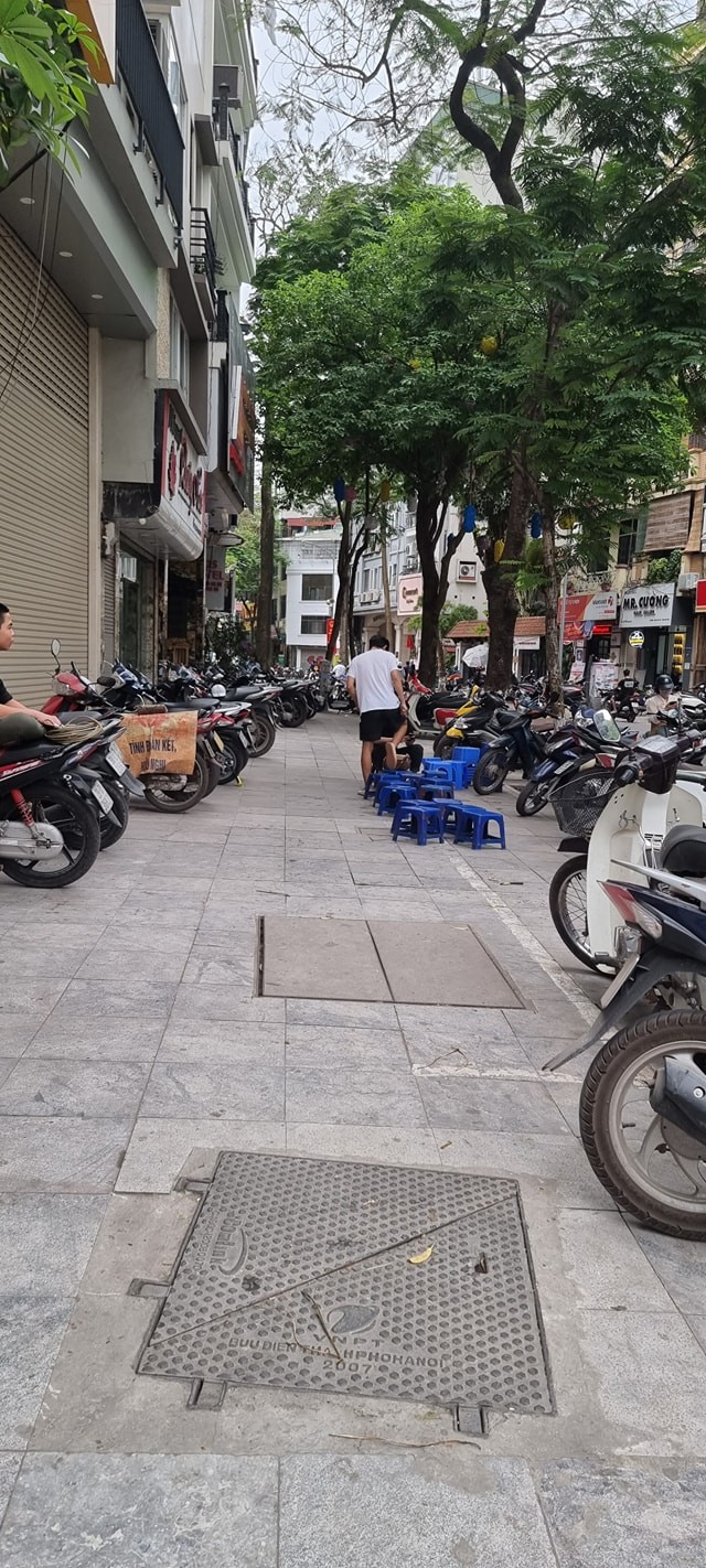 Bán nhà 10 tầng mặt phố Cổ Hàng Bún Ba Đình Hà Nội vỉa hè rộng kinh doanh 60 tỷ.