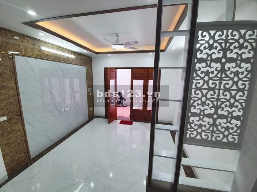 Định Công nhà mới ở luôn 5 tầng 33m2 chỉ 2 tỷ 99