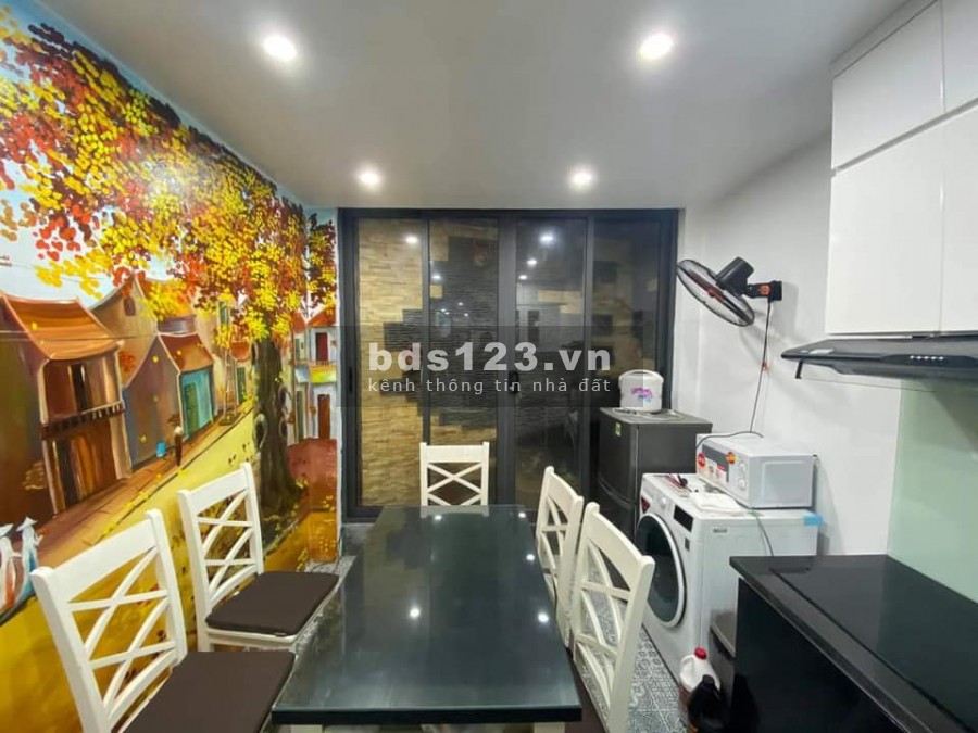 Bán nhà Ngọc Thụy 33m2 5 tầng giá 2,75 tỷ. Dòng tiền cho thuê đều 10 triệu/tháng