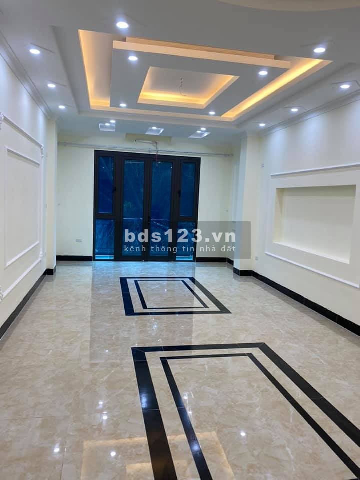 Cho thuê tầng lửng mặt phố xã đàn gần ngã tư phạm ngọc thạch đống đa diện tích 80m2 x 7 tầng, mặt tiền rộng 5m .