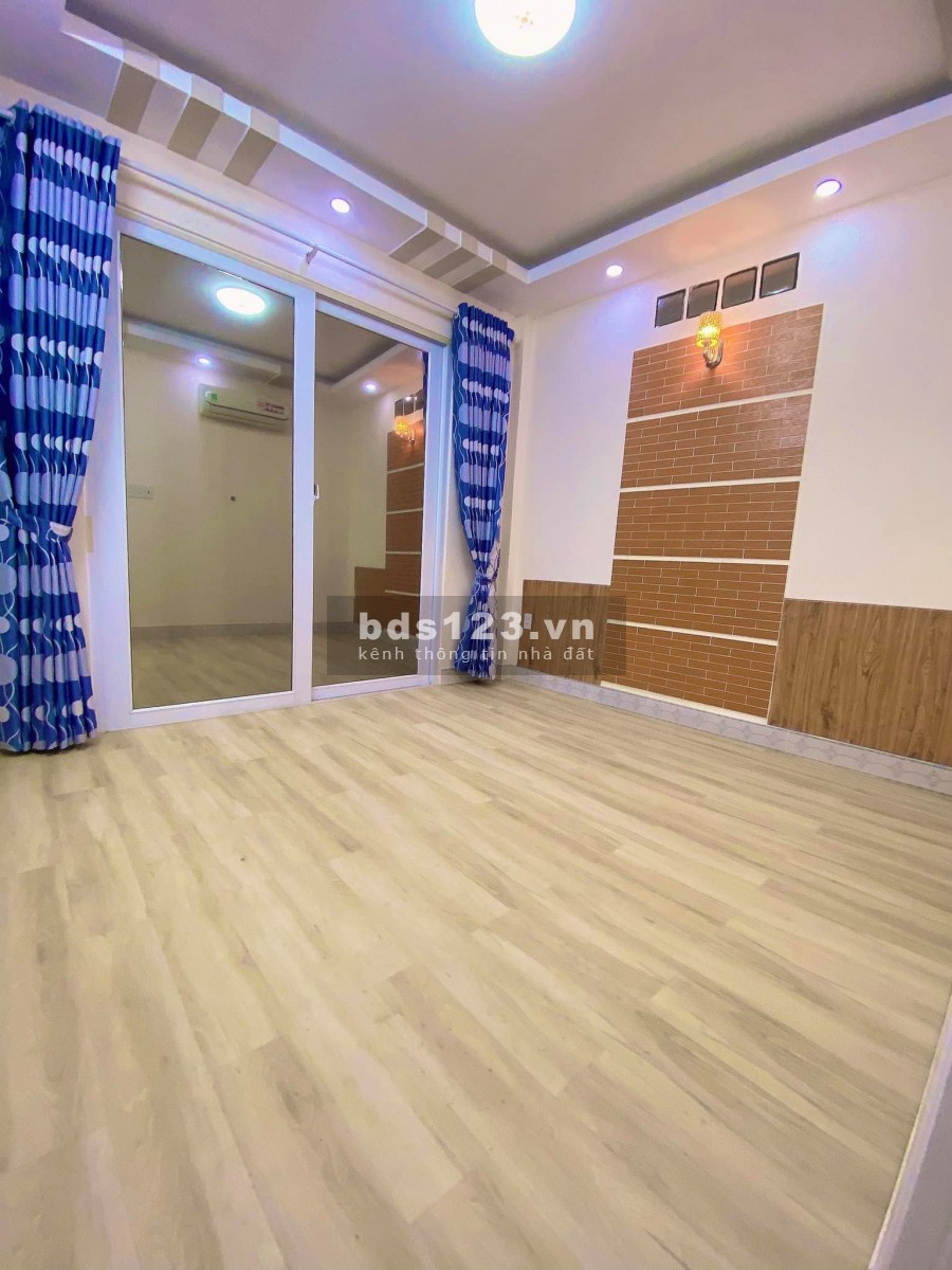 Bán Nhà Phố Đường Hoàng Hoa Thám Quận Phú Nhuận. DT: 38m2. LH: 0932.155.399.