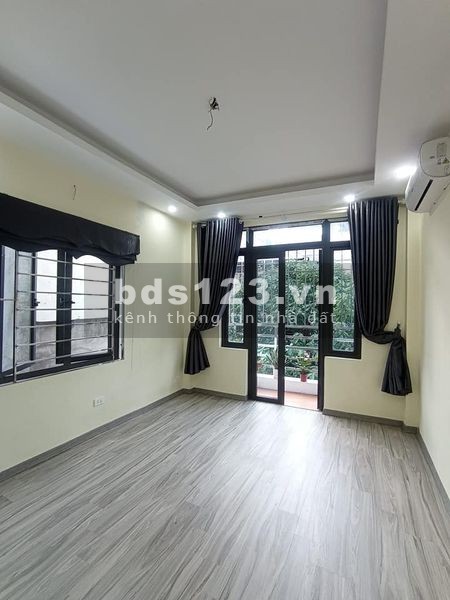 Bán nhà đại từ, viên hồ linh đàm, hà nội, diện tích vuông 45m,xây 5 tầng, giá nhỏ 4,7 tỷ.
