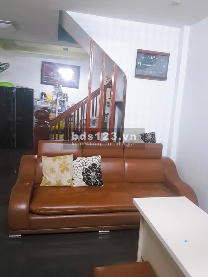 Nhà xây chắc chắn, 4 phòng ngủ, dân trí thiện lành, dtsd 32m2