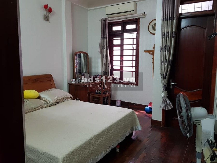 Nhà xây chắc chắn, 4 phòng ngủ, dân trí thiện lành, dtsd 32m2