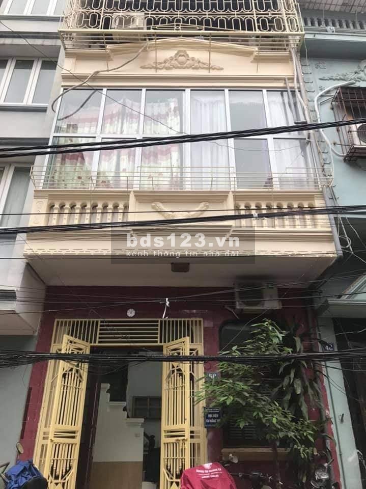 Bán nhà mặt phố Huỳnh Thúc Kháng 34m2, 3 tầng, 3.65 tỷ. Kinh doanh đỉnh , trước nhà oto tránh