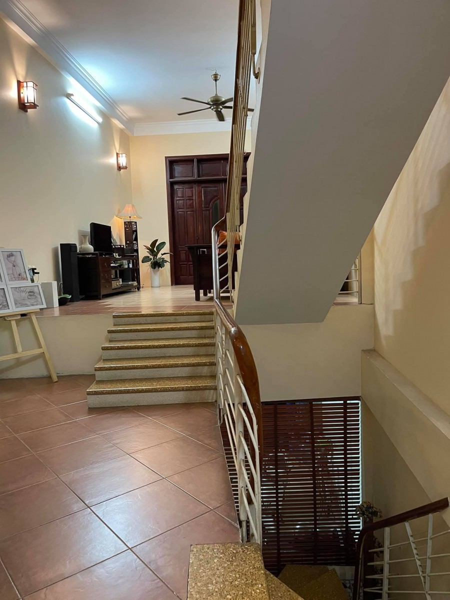 Bán nhà đẹp 72m2 x 6 tầng ngõ tự do, ô tô tránh, kinh doanh văn phòng giá chỉ 10.6 tỷ