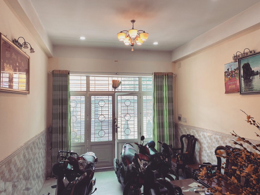 Bán nhà Hẻm Xe Hơi Trần Xuân Soạn Quận 7, 3 Tầng, 4 Phòng ngủ. Giá chỉ 5 tỷ 950 triệu
