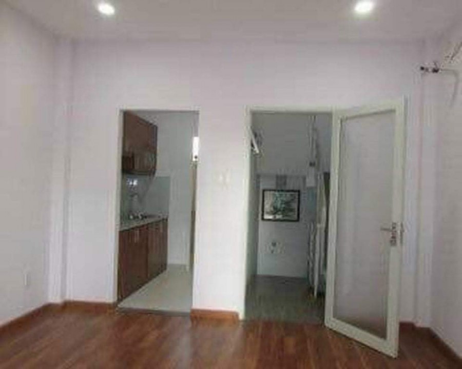 1/ Rộng khủng 6.35m, DTSD 35m2, 3 tầng, Phùng Văn Cung, giá sốc 3.05 tỷ