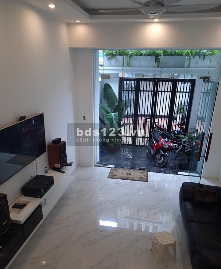 Bán nhà Ngô Gia Khảm 63m2, 30m ô tô, 2 mặt thoáng, nhà đẹp, nội thất đẹp, ở ngay, giá 3.83 tỷ