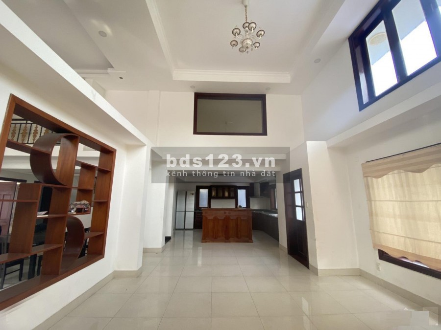 CHO THUÊ VILLA 500M2 TRỆT 3 LẦU 8P,HỒ BƠI SÂN VƯỜN THẢO ĐIỀN QUẬN 2