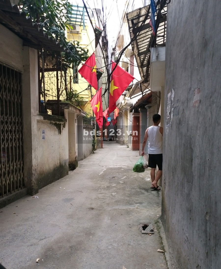 Bán nhà Lạc long Quân, Hà Nội 27m2, 4 tầng, giá 3,1 Tỷ.