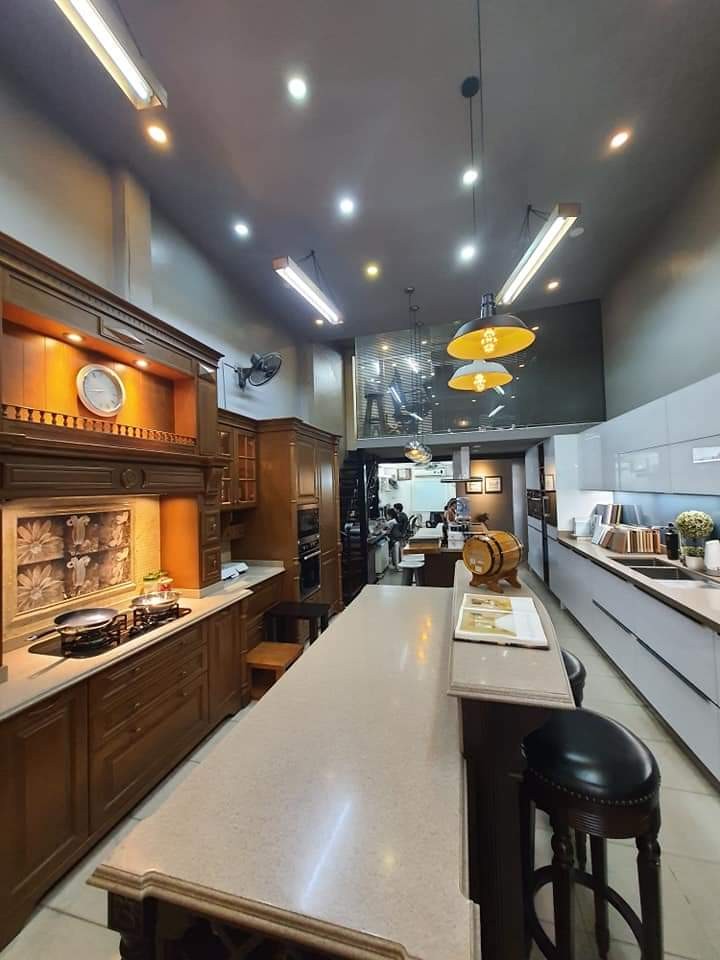 Bán gấp mặt phố Nguyễn Lương Bằng 100m2 x 2 tầng giá chỉ 22.5 tỷ vỉa hè KD sầm uất