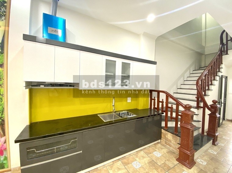  BÁN NHÀ Ở, Phố Nguyễn Văn Cừ, 5 tầng x 43m2, chỉ 3.95 tỷ