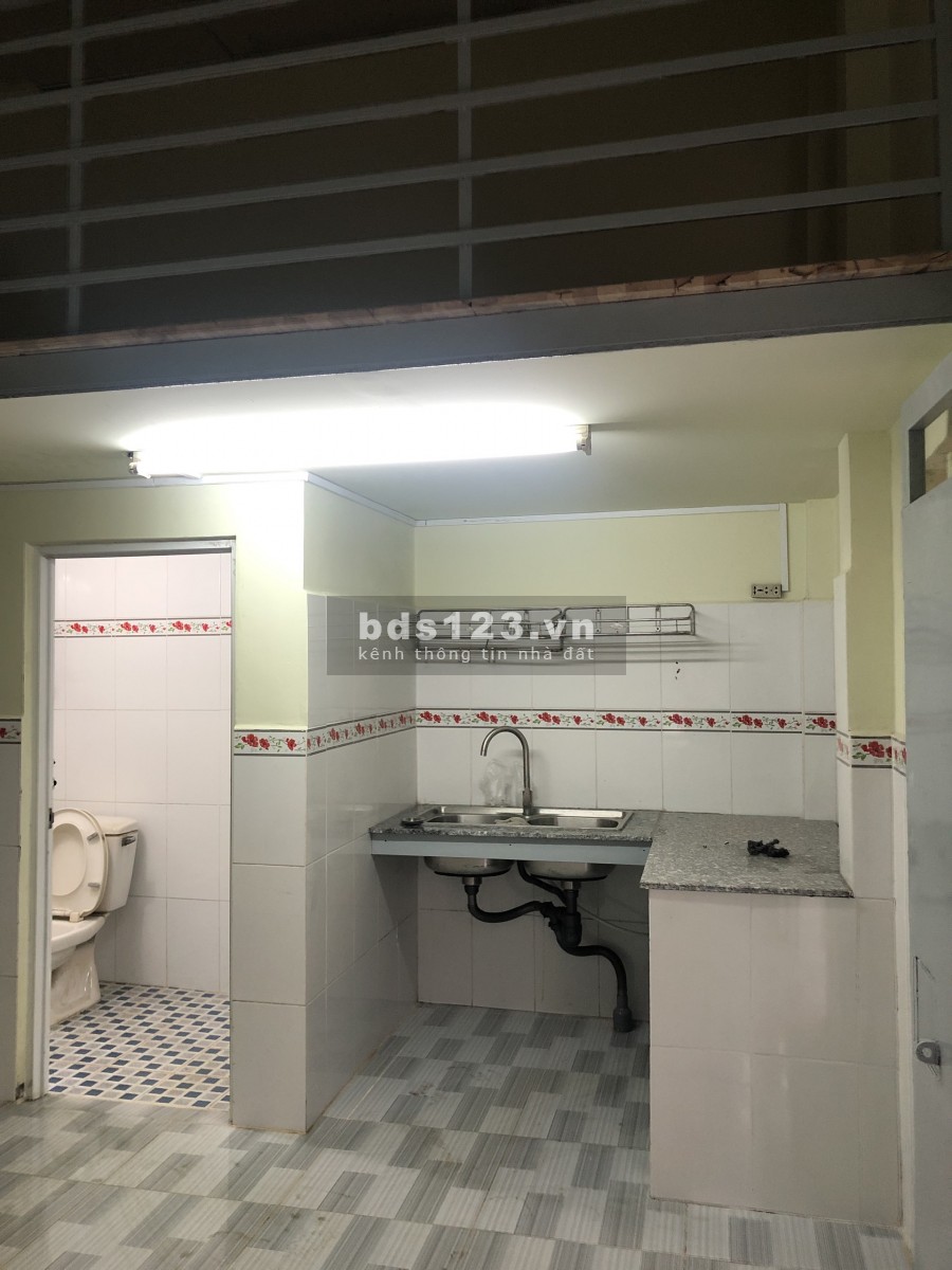 NHÀ NGUYÊN CĂN 39/40B Hoàng Bật Đạt 44m2, cấp 4 có gác xép. 8tr-8,5tr/tháng