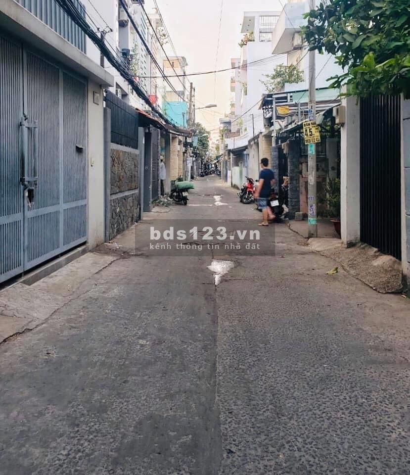 Bán nhà Bùi Quang Là Q. Gò Vấp hẻm xe hơi, 3 tầng giá cực hiếm chỉ 3.85 tỉ