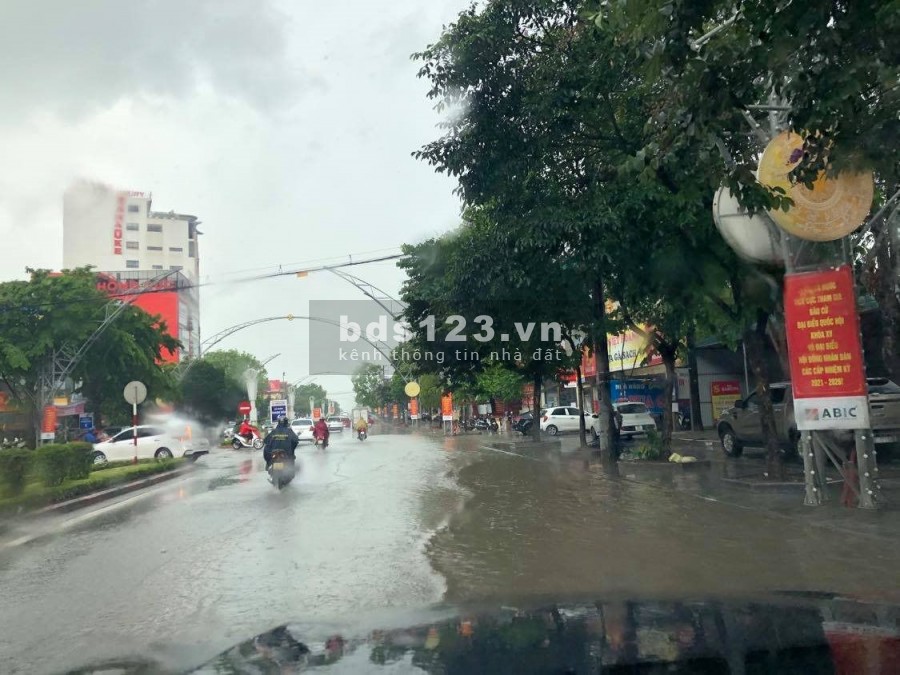 Cho thuê nguyên căn mặt tiền đường số 10 Phường Tân Kiểng Q7