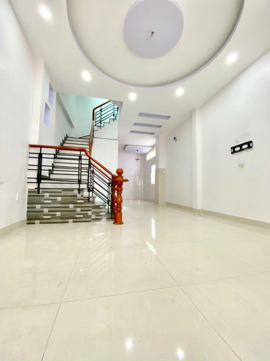 Cho thuê nhà (4.5*14m) 2 lầu, gần MT Phạm Hùng P4 Q8