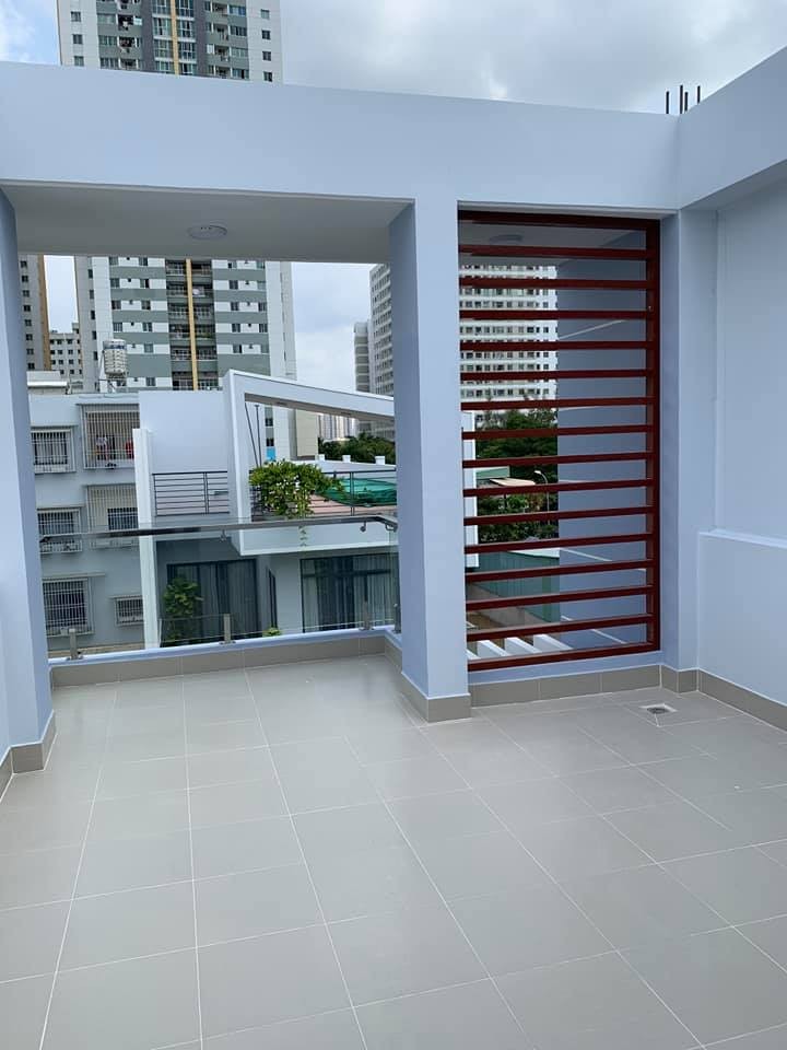 Nhà mặt tiền đường Phạm Hữu Lầu 4x18m 6 phòng rộng rãi thoải mái 8tỷ3