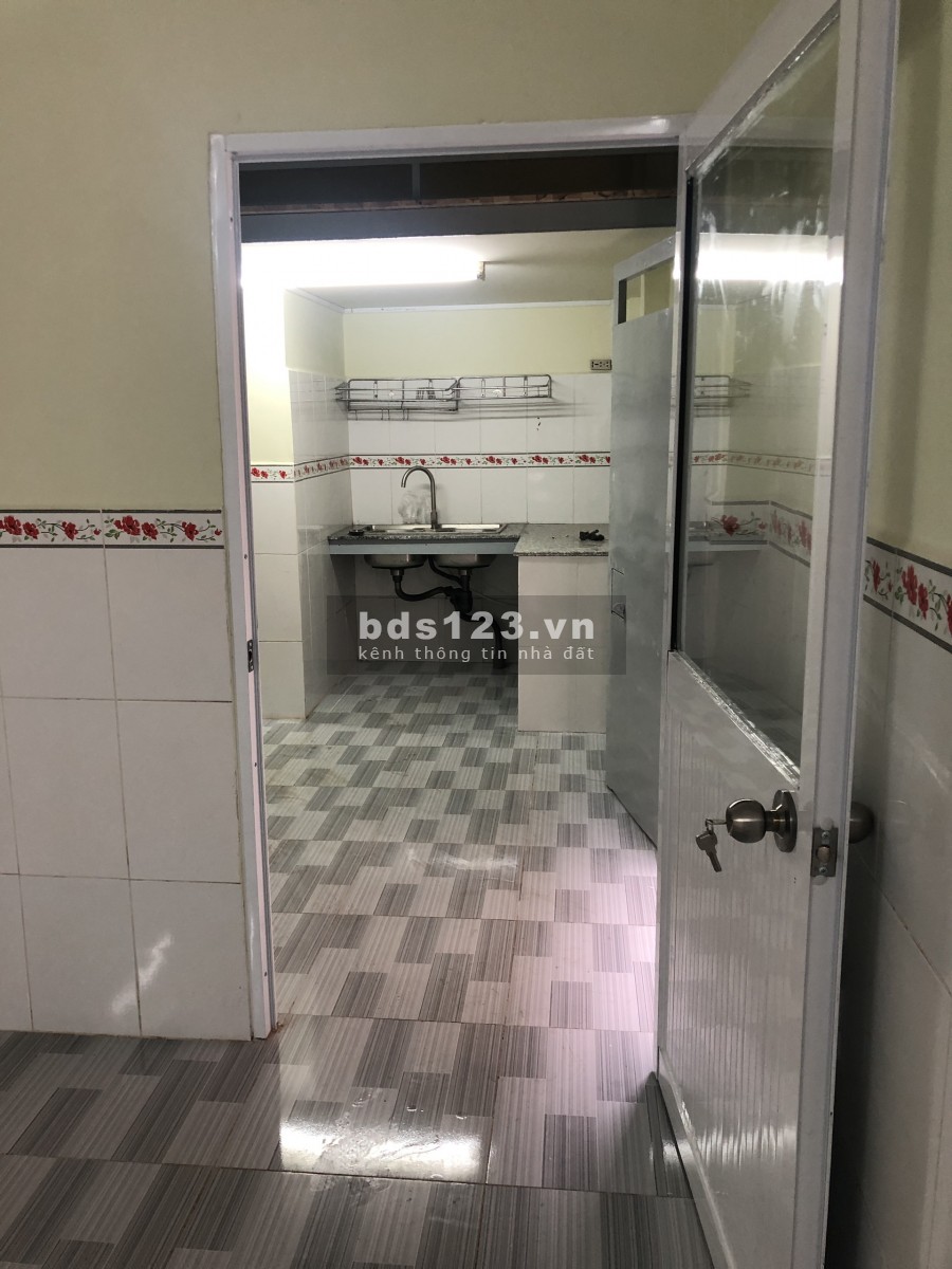 NHÀ NGUYÊN CĂN 39/40B Hoàng Bật Đạt 44m2, cấp 4 có gác xép. 8tr-8,5tr/tháng