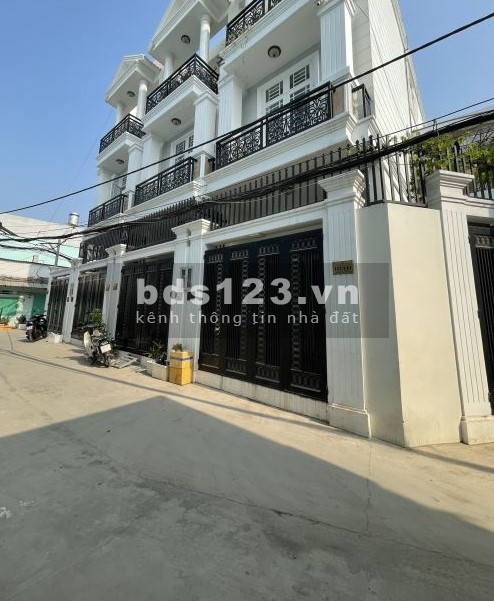 Băn căn góc 2 mặt tiền đường 16 Phạm Văn Đồng, ngay vòng xoay Bình Triệu, nhà mới, shr