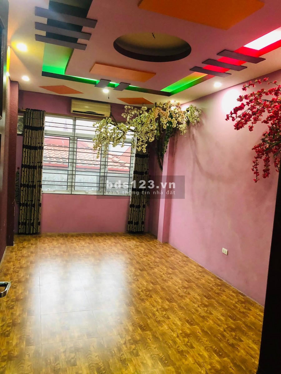 Gia đình cần bán gấp nhà 4 tầng 42m2 ô tô đỗ cửa tại trung tâm Hà Đông chỉ 3,6 tỷ