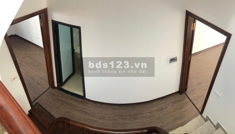 Nhà mới Cầu Giấy, kinh doanh tốt ô tô đỗ cửa, 5 tầng DT 52,3m2 x MT 3,8m, Giá 8,9 tỷ