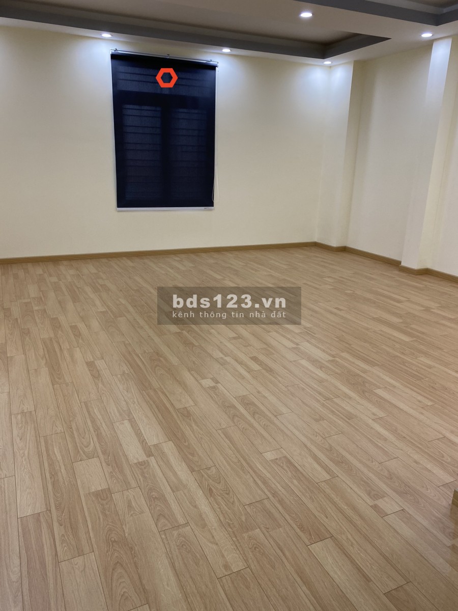 MT Nguyễn Văn Công 6.5 x 25, 1trệt, 3lầu, 5p, 5wc, Full ML.