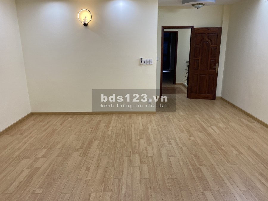 MT Đẹp Nguyễn Văn Công 6.5x22 Trệt 3Lầu Giá 35Tr/th
