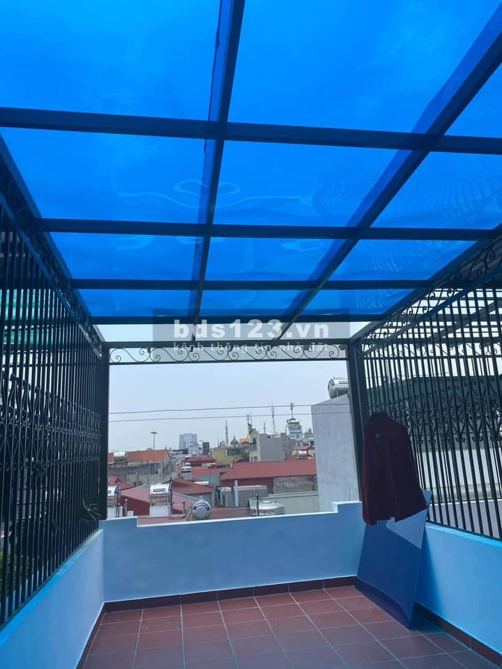 Bán gấp siêu phẩm Chu Huy Mân, dtsd 31m2, 5 tầng đúc, giá 3.15 tỷ, lh: 0922346363