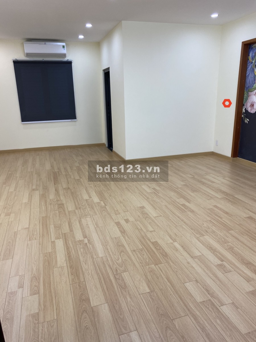 MT Nguyễn Văn Công 6.5 x 25, 1trệt, 3lầu, 5p, 5wc, Full ML.