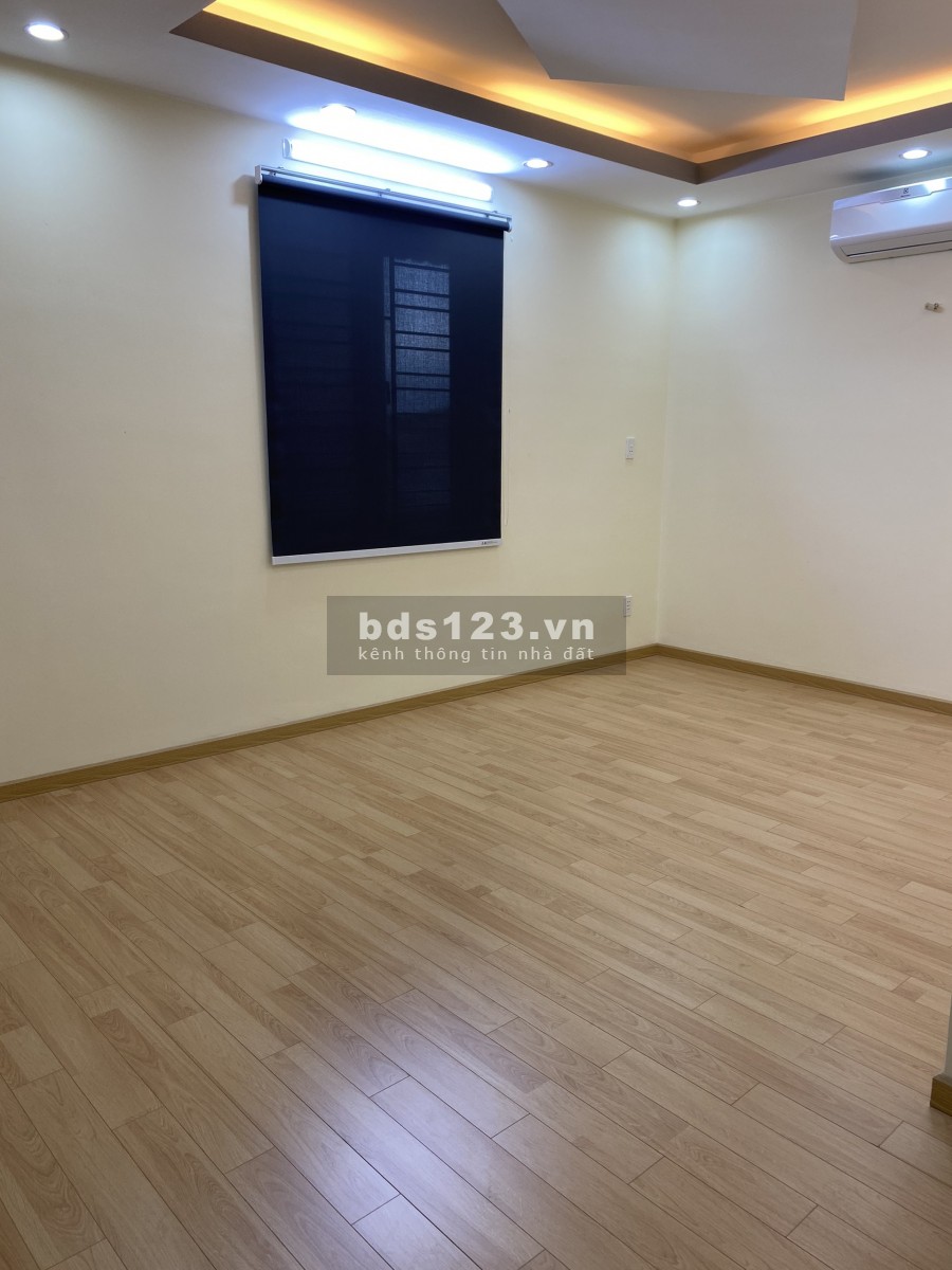 MT Đẹp Nguyễn Văn Công 6.5x22 Trệt 3Lầu Giá 35Tr/th