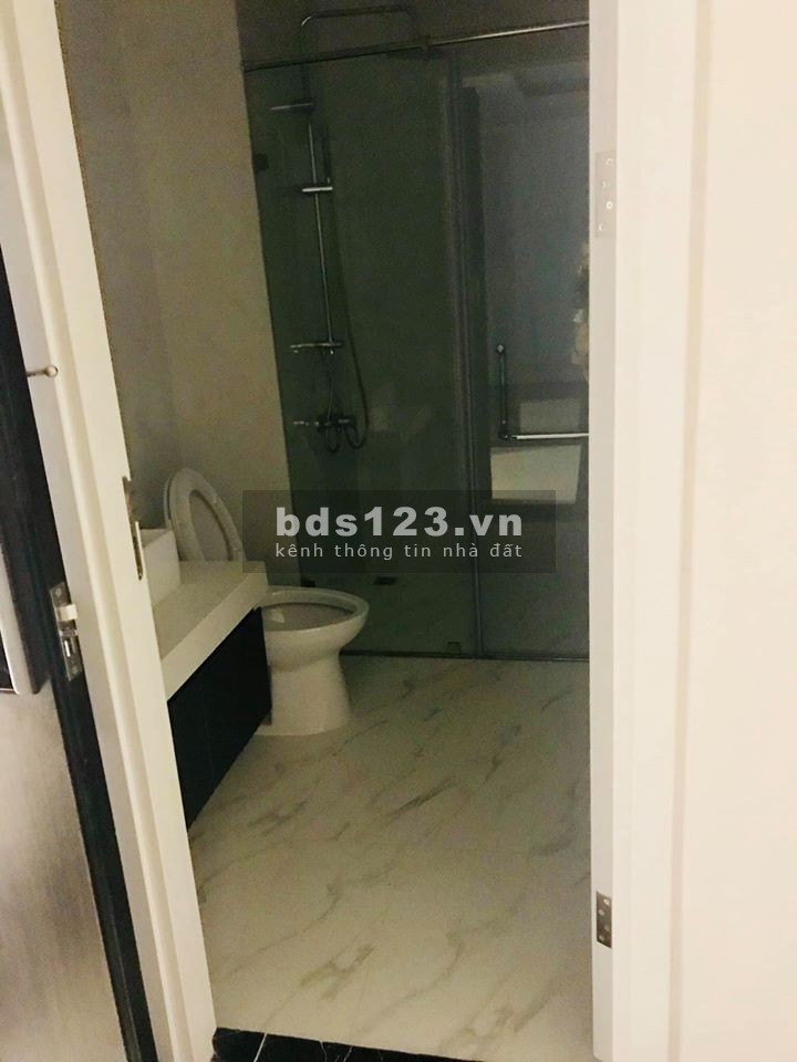 Tôi bán gấp căn 06 tòa D, 2pn 76m2 ban công ĐB, view nội khu và sông hồng, sổ đỏ Imperia Sky Garden