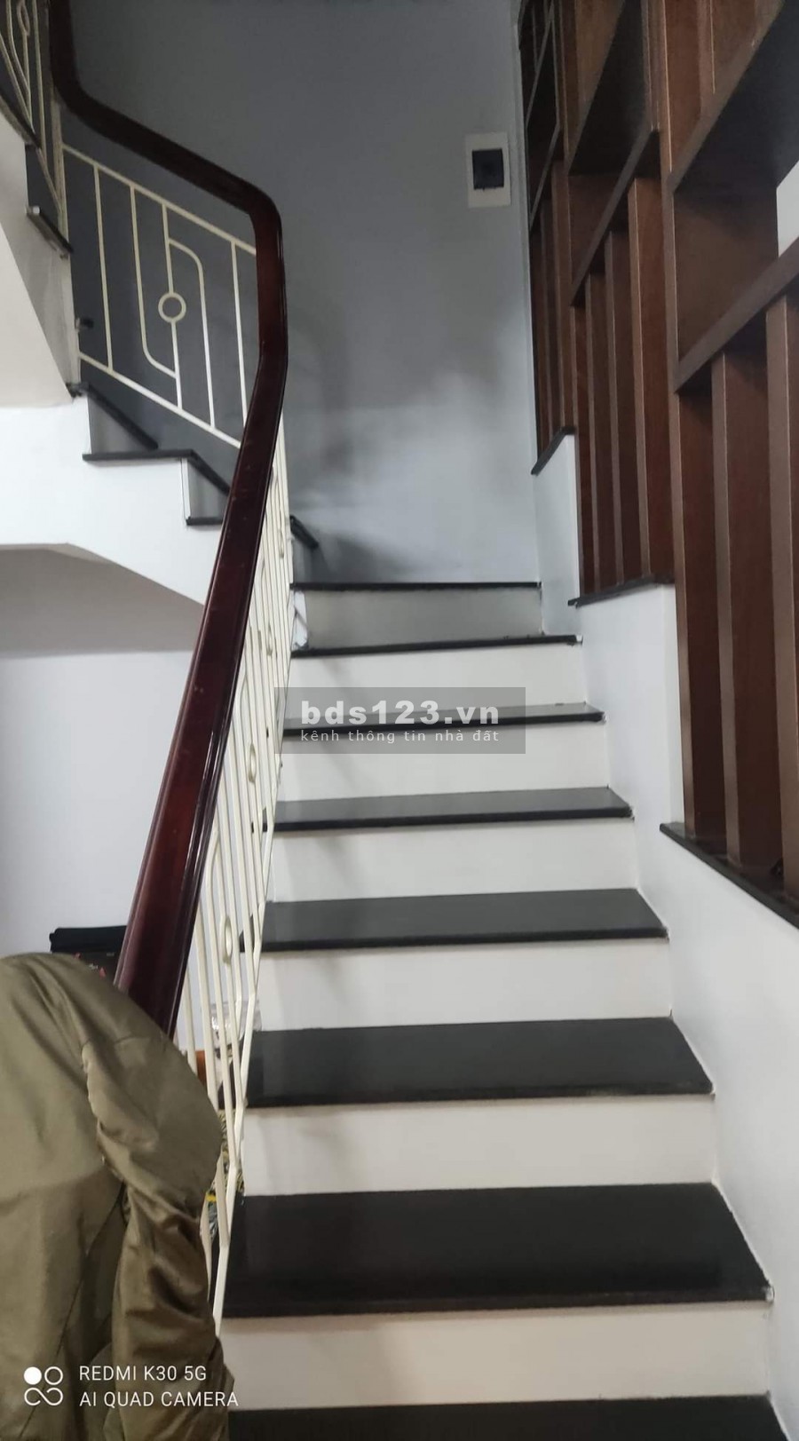Bán Nhà Nguyễn Văn Cừ, Nguyễn Sơn ôtô vào nhà DT: 48m2, Mt: 7m, 3 tầng Đủ 3 ngủ, Gía 4 tỷ