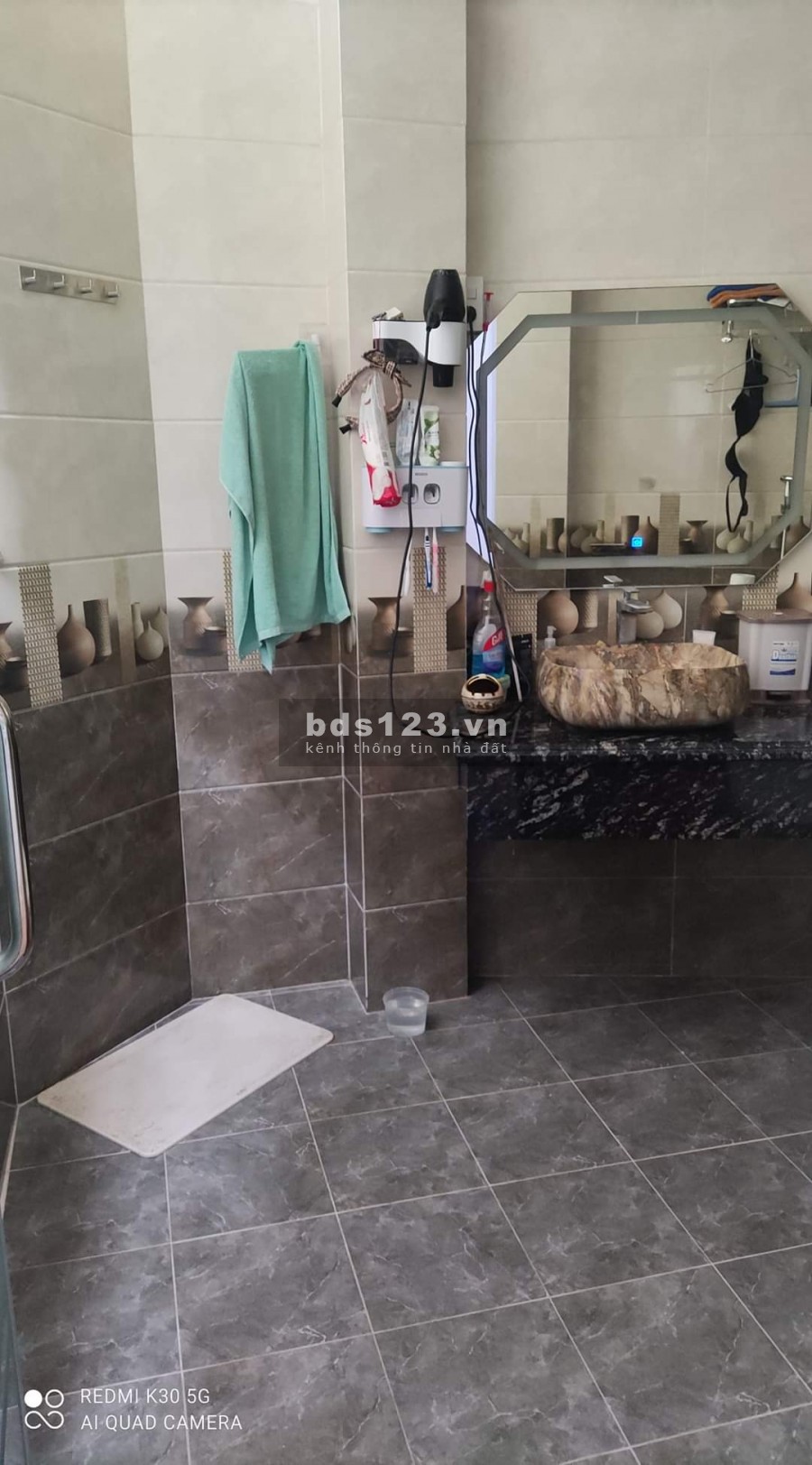 Bán Nhà Nguyễn Văn Cừ, Nguyễn Sơn ôtô vào nhà DT: 48m2, Mt: 7m, 3 tầng Đủ 3 ngủ, Gía 4 tỷ